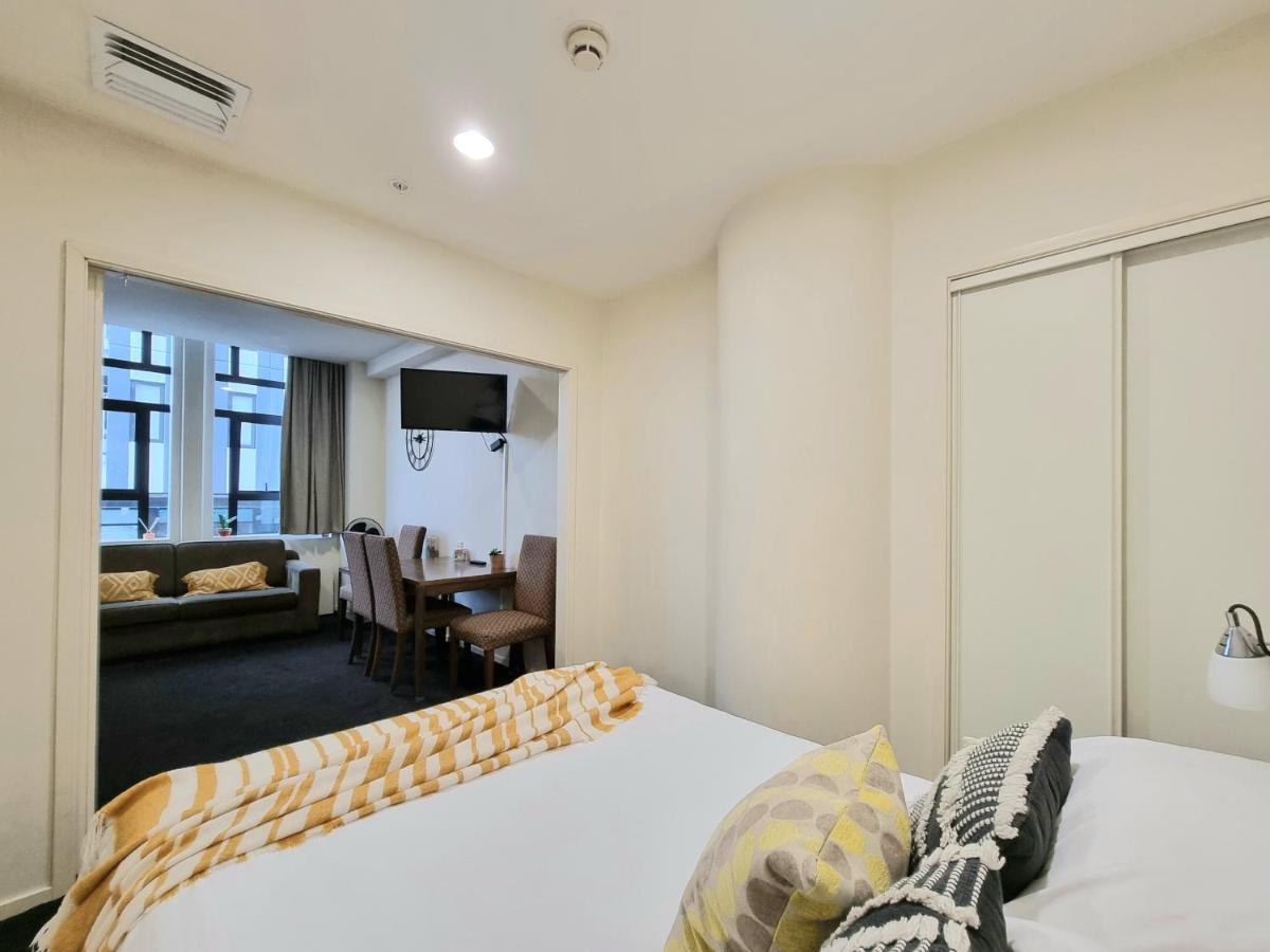 Urban Deco Apartment On Queen Street أوكلاند الغرفة الصورة