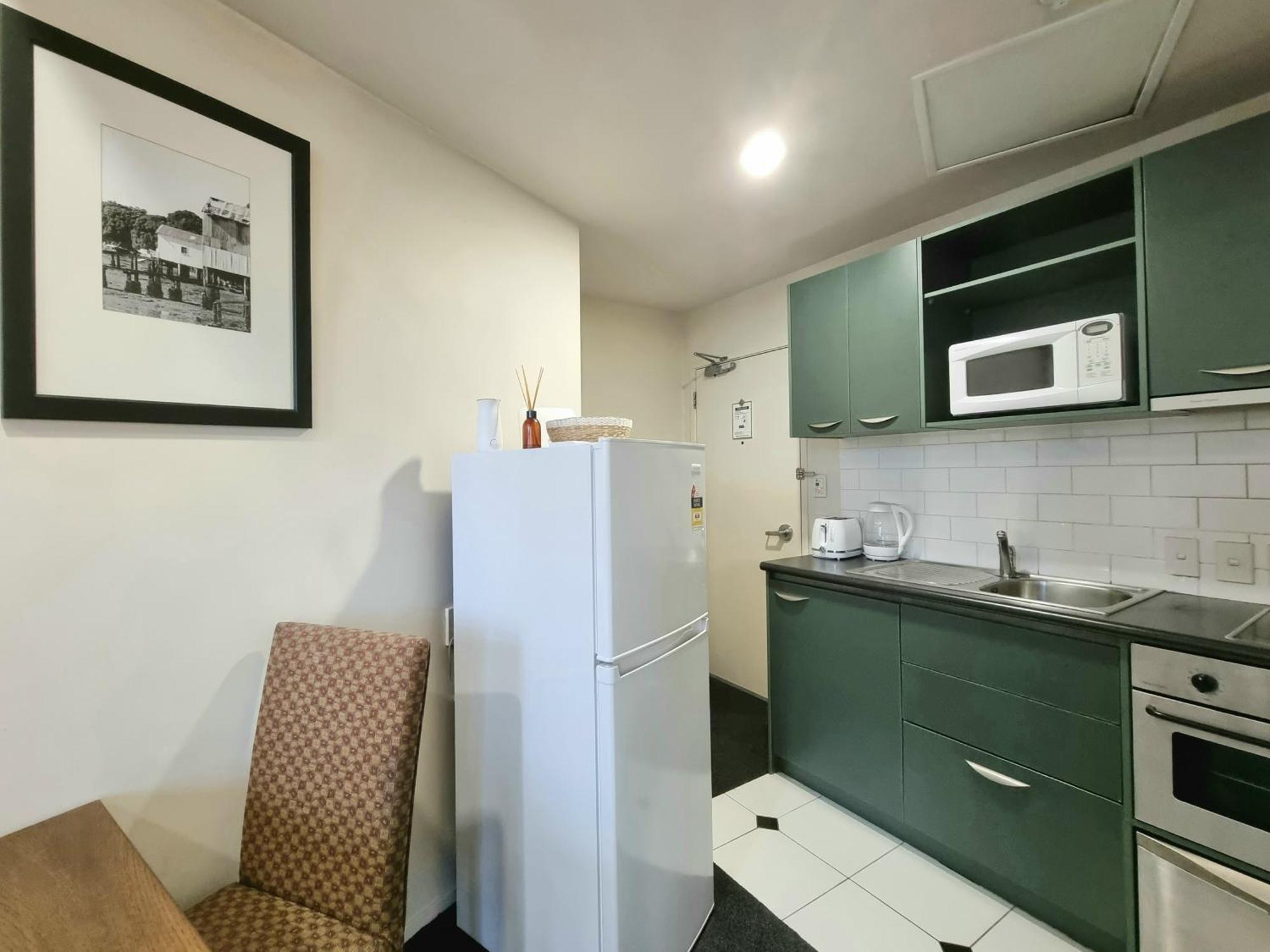 Urban Deco Apartment On Queen Street أوكلاند الغرفة الصورة