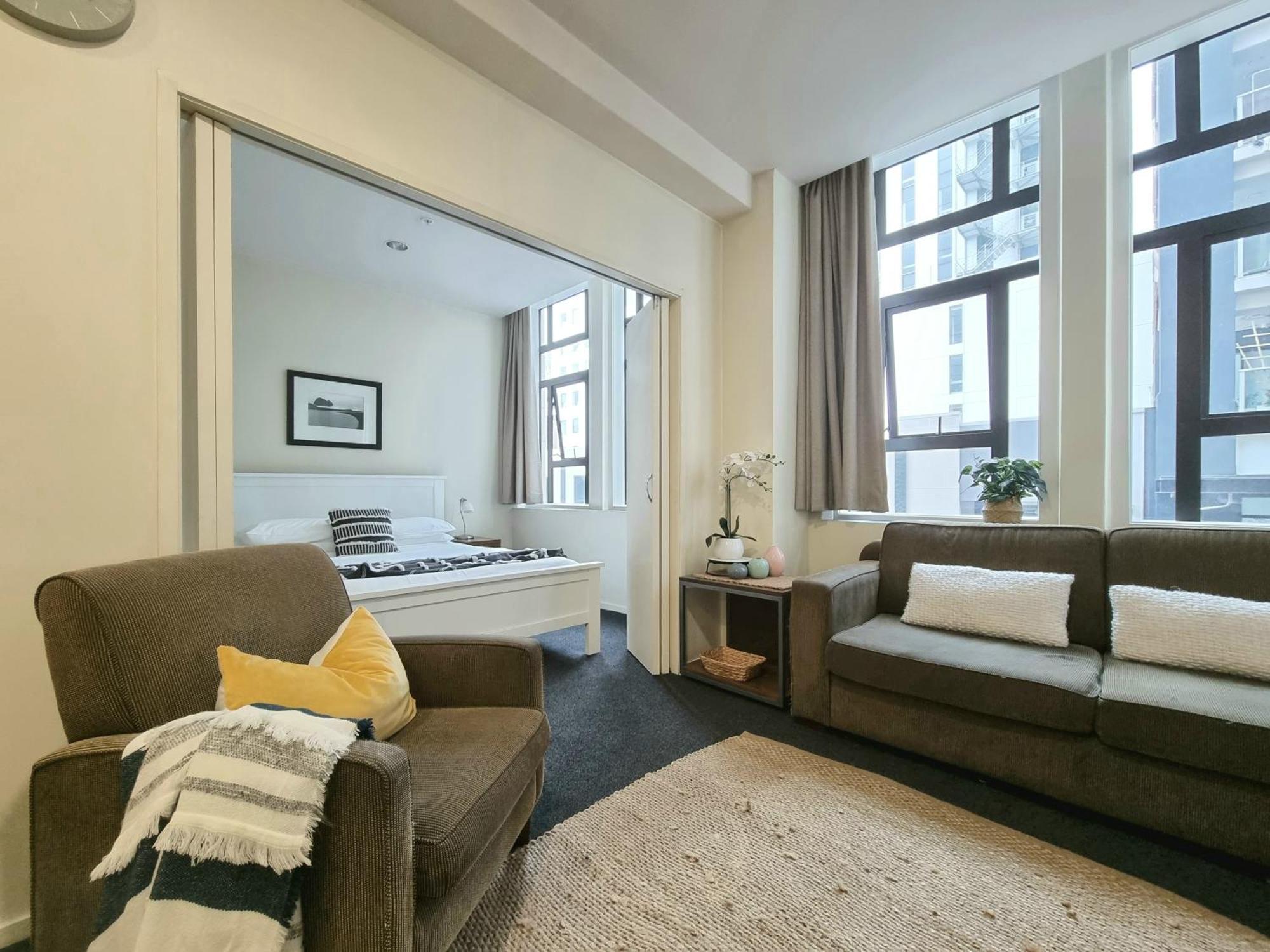 Urban Deco Apartment On Queen Street أوكلاند الغرفة الصورة