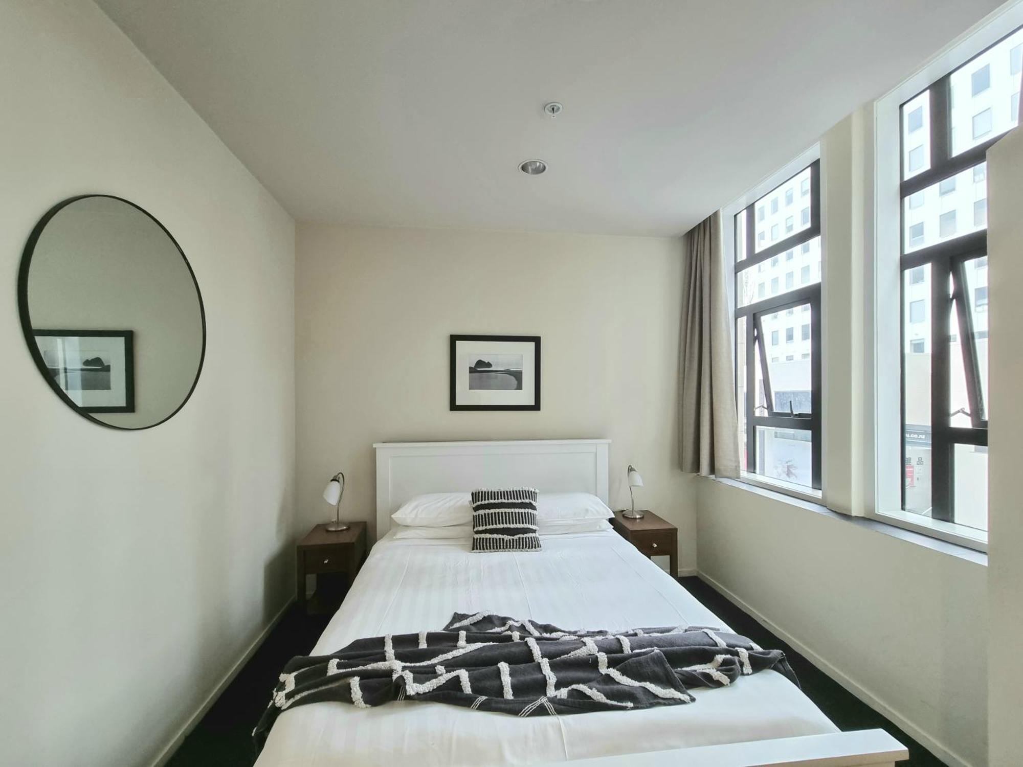 Urban Deco Apartment On Queen Street أوكلاند الغرفة الصورة