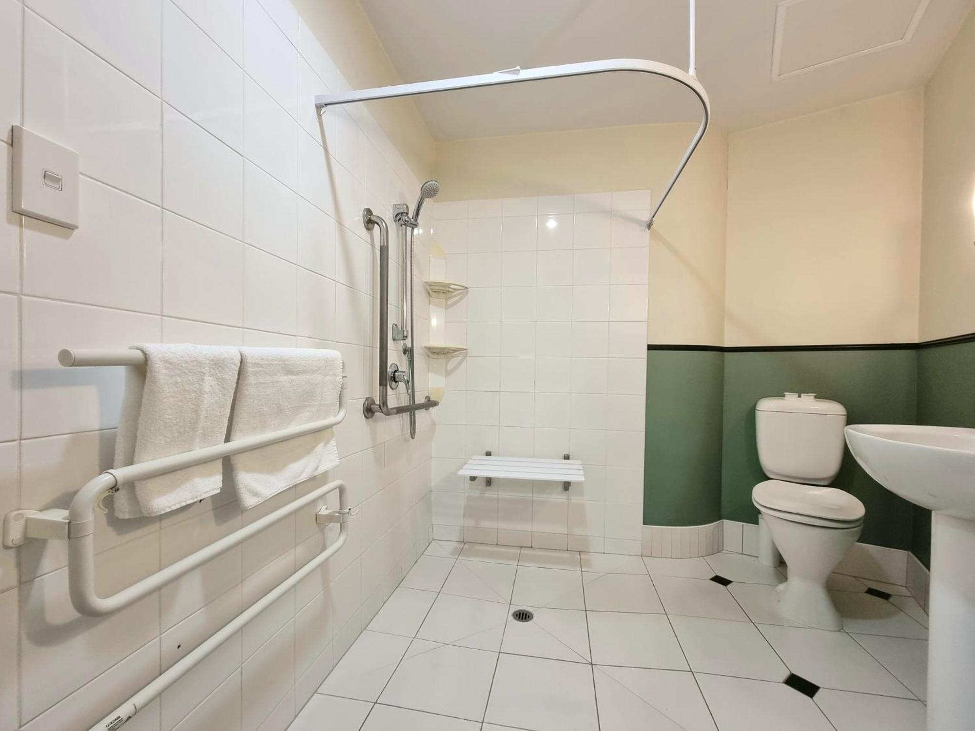 Urban Deco Apartment On Queen Street أوكلاند الغرفة الصورة