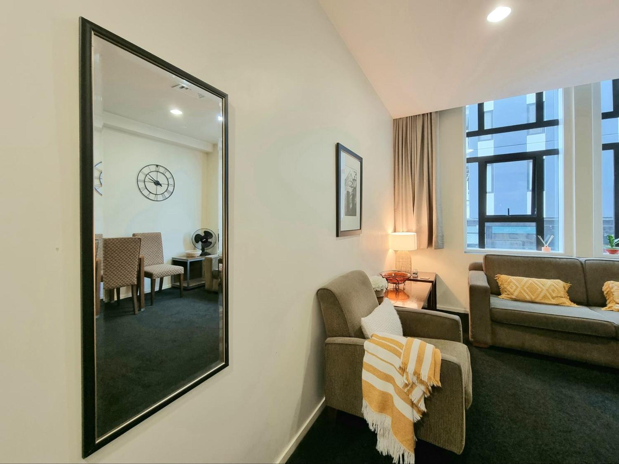 Urban Deco Apartment On Queen Street أوكلاند الغرفة الصورة