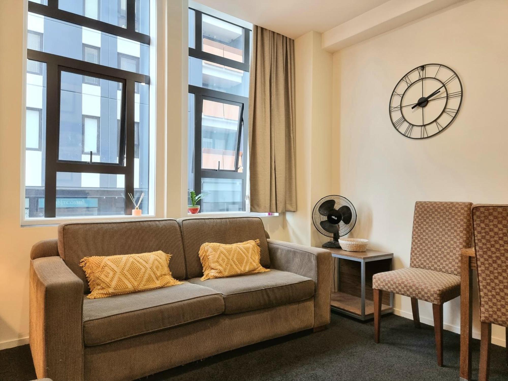Urban Deco Apartment On Queen Street أوكلاند الغرفة الصورة