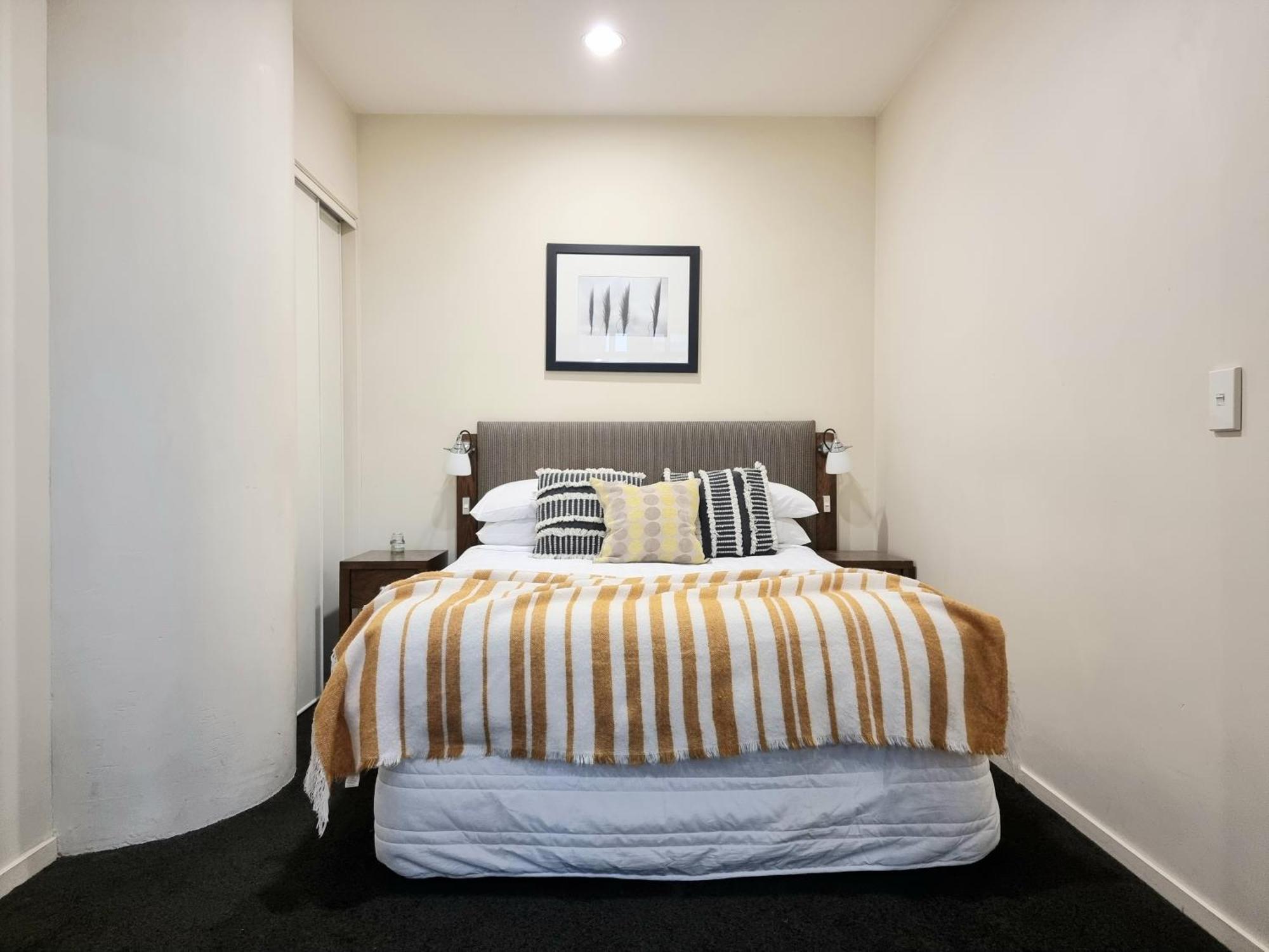 Urban Deco Apartment On Queen Street أوكلاند الغرفة الصورة