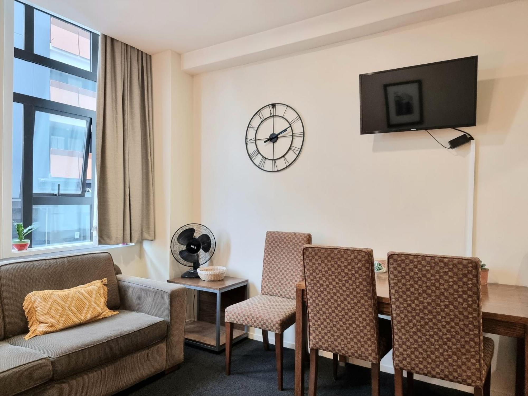 Urban Deco Apartment On Queen Street أوكلاند الغرفة الصورة