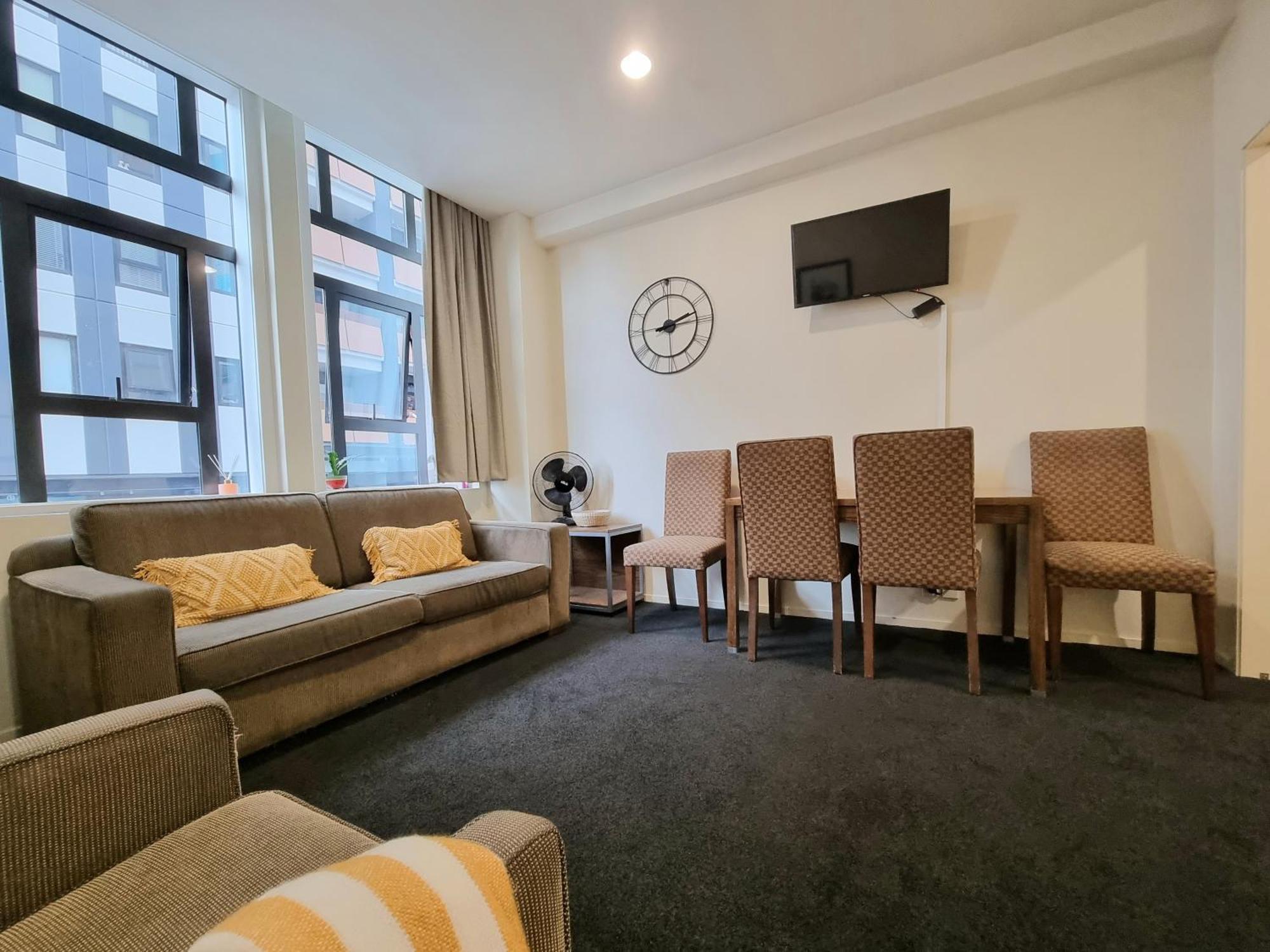 Urban Deco Apartment On Queen Street أوكلاند الغرفة الصورة